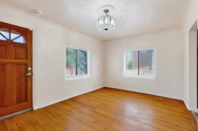 Building Photo - NEAR NORTH VALLEY PUEBLO 2 Bedroom  1 Bath...
