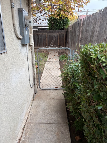 Building Photo - 508 Tait Ave