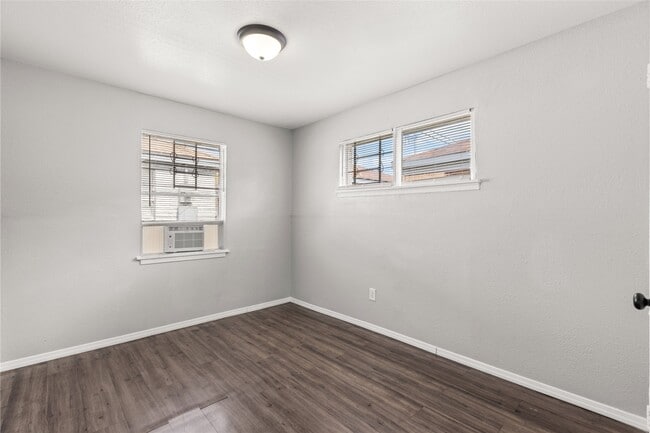 Building Photo - 5718 Pickfair St
