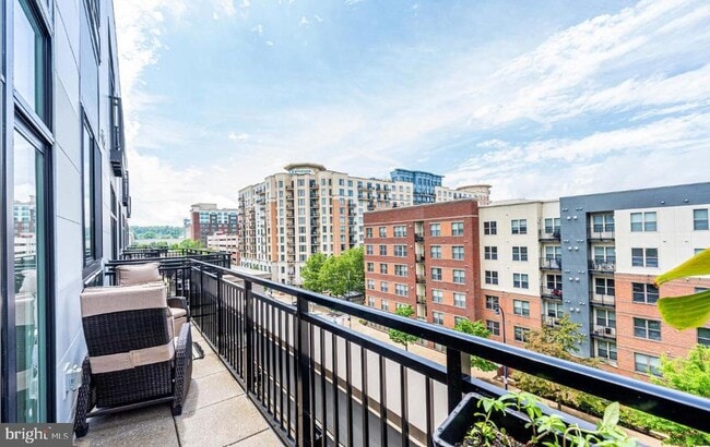 Building Photo - 145 Riverhaven Dr