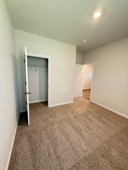 Building Photo - 6151 Feather Wy SE