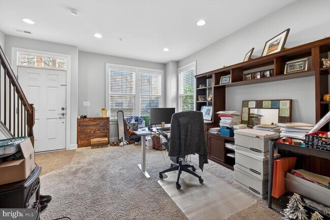 Building Photo - 724 Hendrix Ave