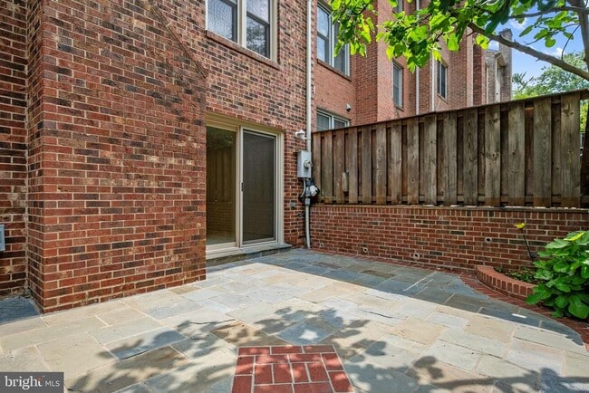 Building Photo - 6056 Morgan Ct