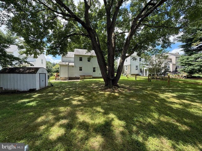 Building Photo - 23 W Woodland Ave