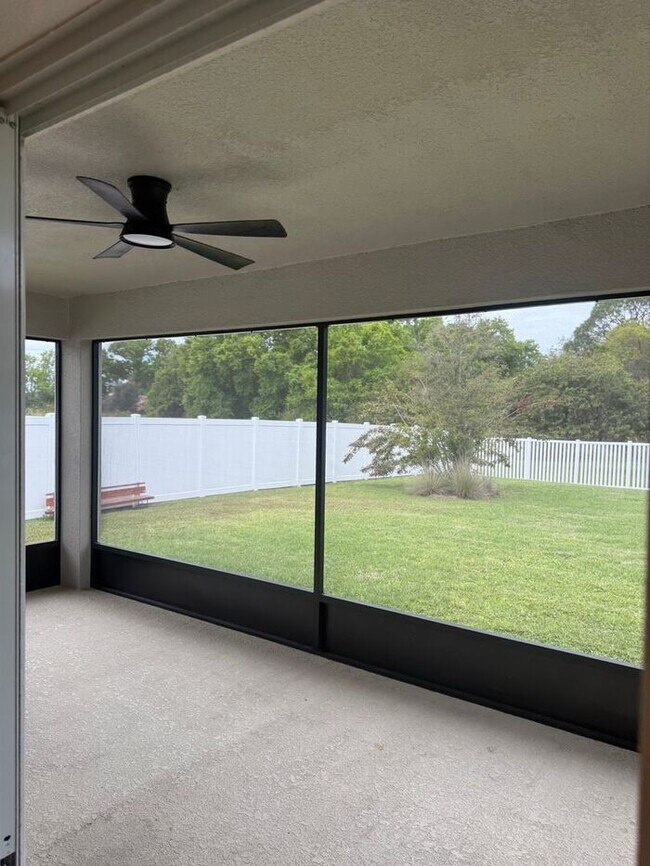 Building Photo - Beautiful/Like New Home in Winter Haven