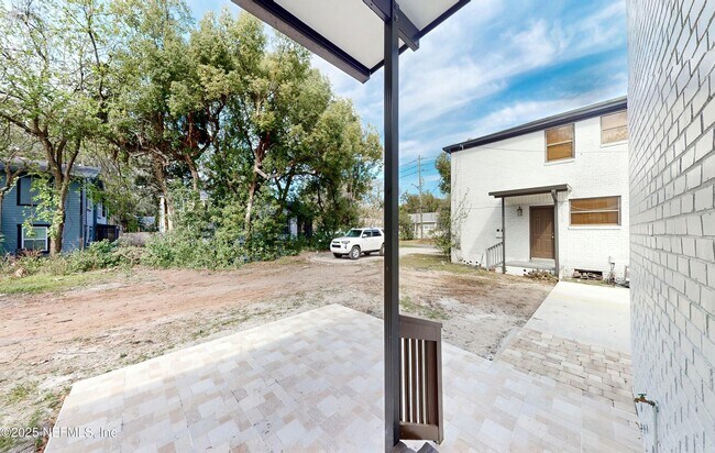 Building Photo - 1510 Naldo Ave
