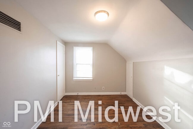 Building Photo - 1319 N Alton Ave