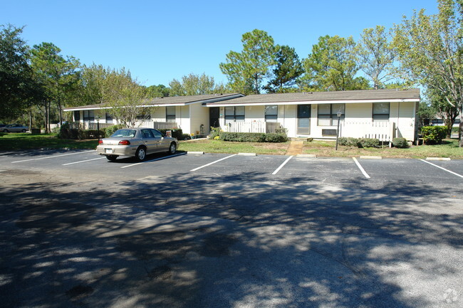 Building Photo - Moultrie Apartments