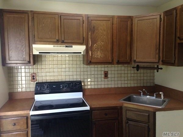 Building Photo - 17 Shamrock Ln