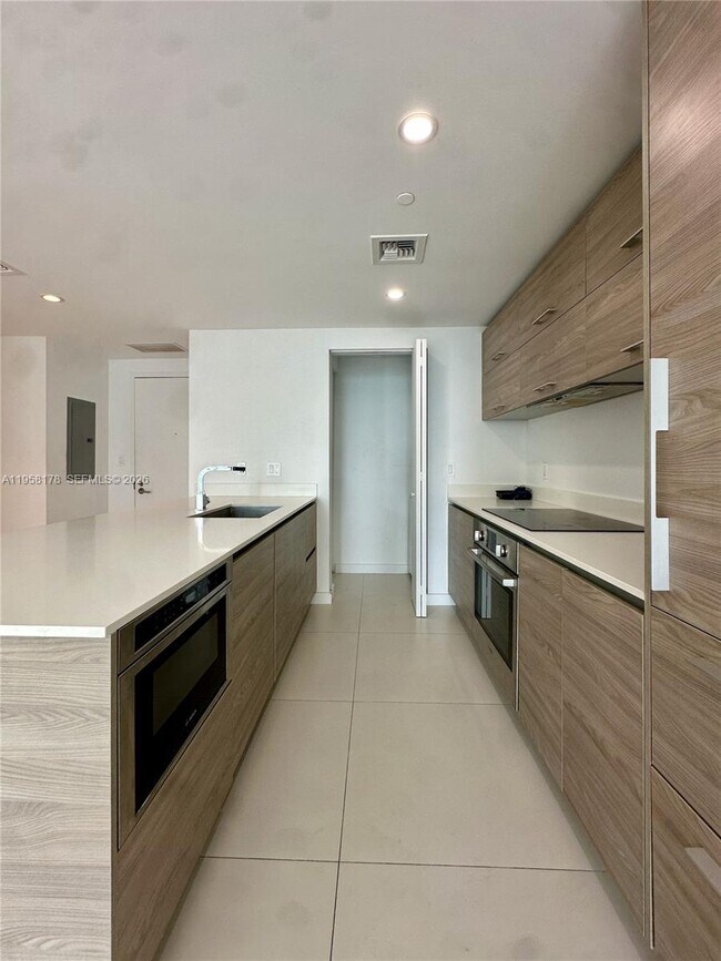 Building Photo - 1300 S Miami Ave