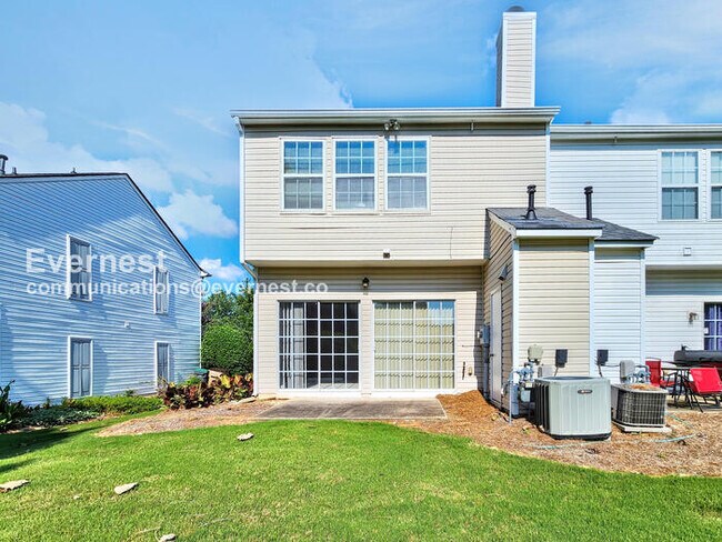 Building Photo - 2521 Heyoak Ct