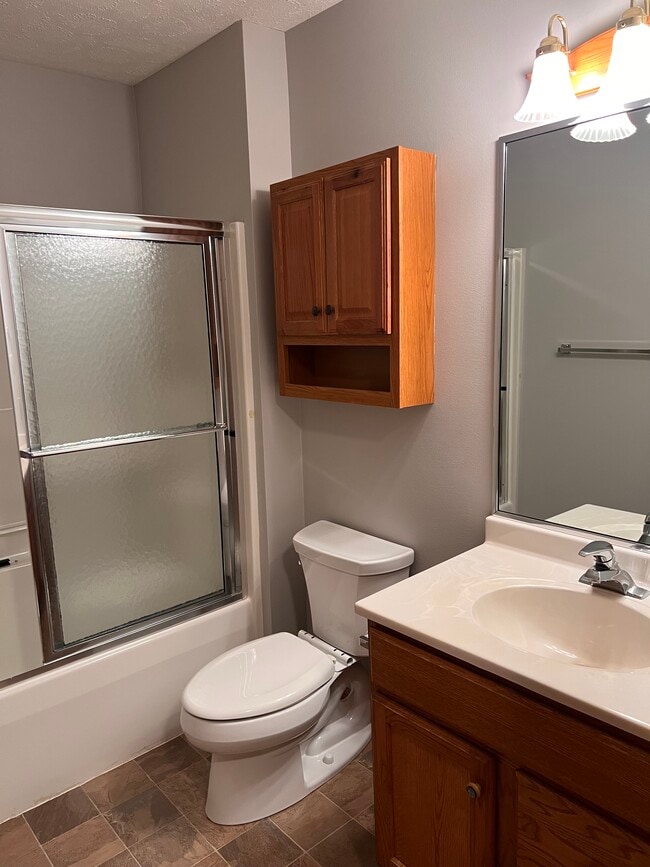 Building Photo - 1129 Golf Ct