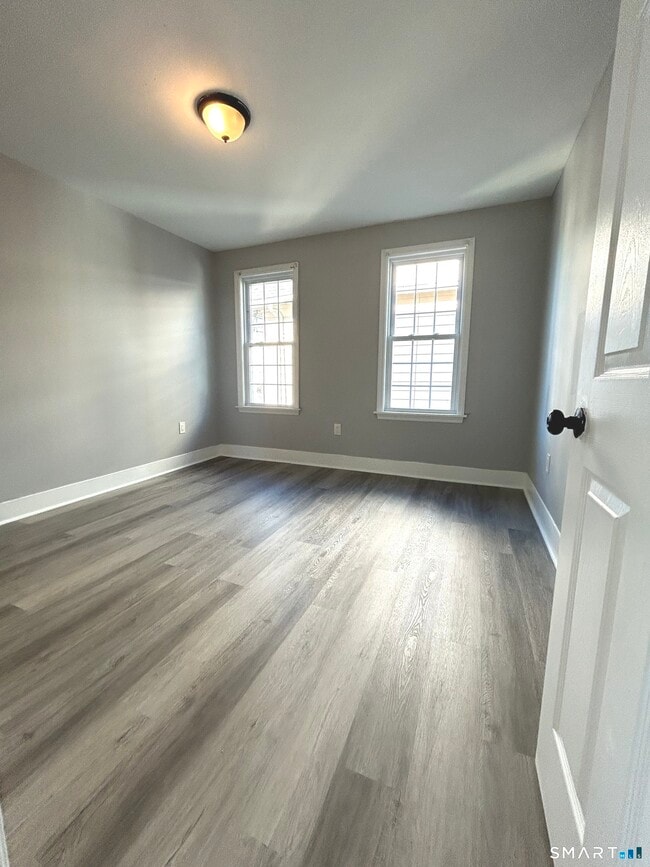 Building Photo - 162-164-164 Davenport St