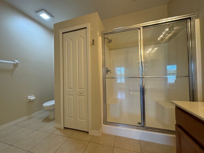 Building Photo - Beautiful 3/2 home near Lake Nona ~ Fenced In Yard ~ LVP & Tile Flooring ~ Community Pool!