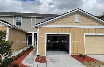 Building Photo - 9571 Star Dr