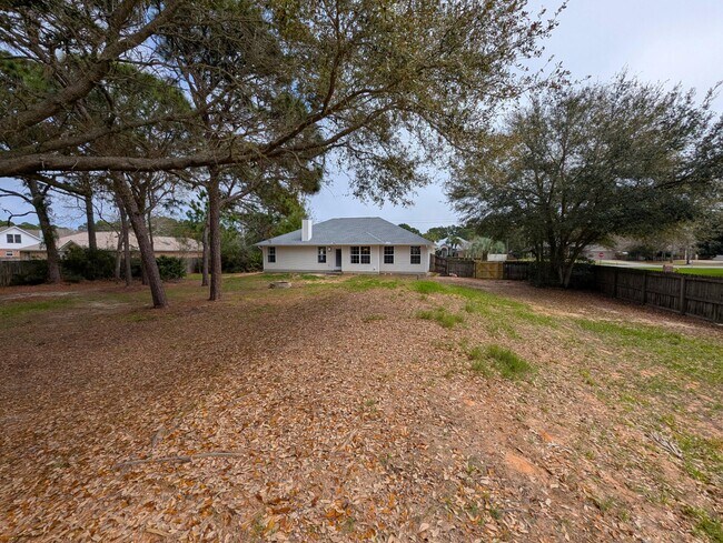 Building Photo - 1909 Sunrise Dr