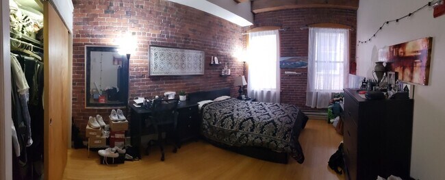 Building Photo - NORTH END 3 BED 2 BATH!!!