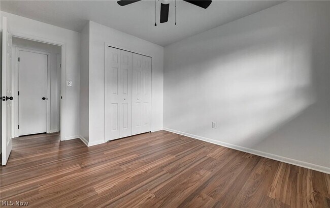 Building Photo - 2920 Northglen Dr