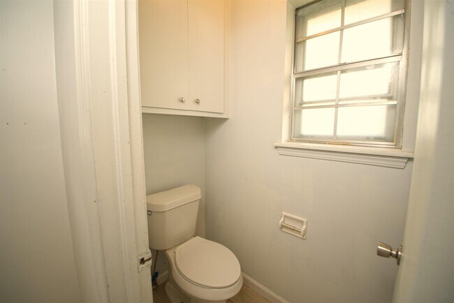 Building Photo - 5105 S Kingston Ave