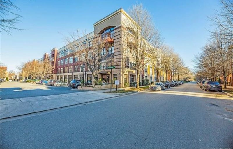 Building Photo - 2125 Southend Dr