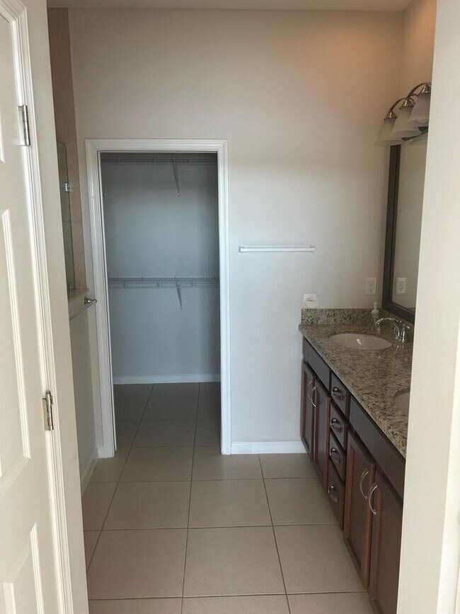 Building Photo - 11066 Sunrise Lake Dr