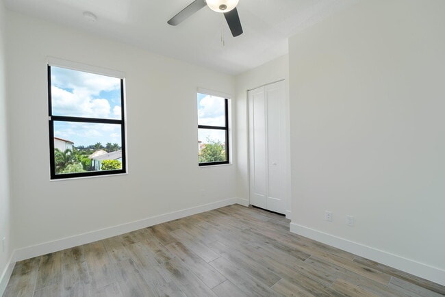 Building Photo - 5447 Starfish Rd