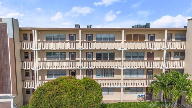 Building Photo - 3013 Wolverton E
