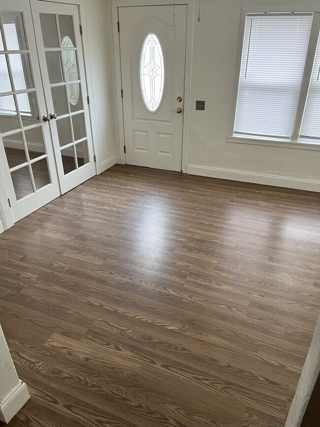 Building Photo - 919 Third St