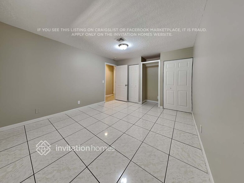 Building Photo - 7460 E Plumosa Ln