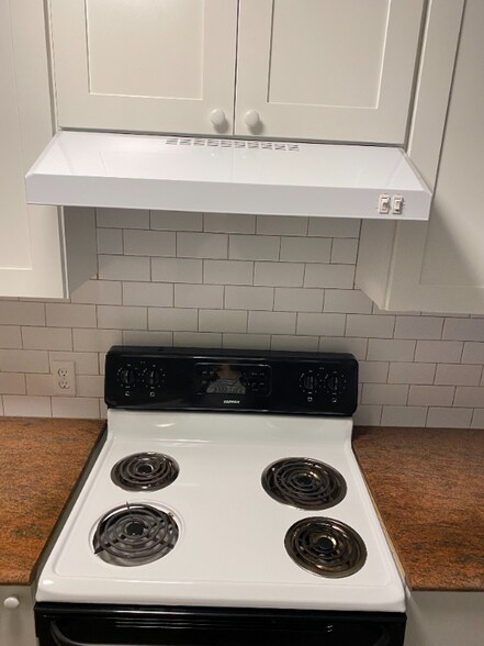 Building Photo - 3901 15th Ave S