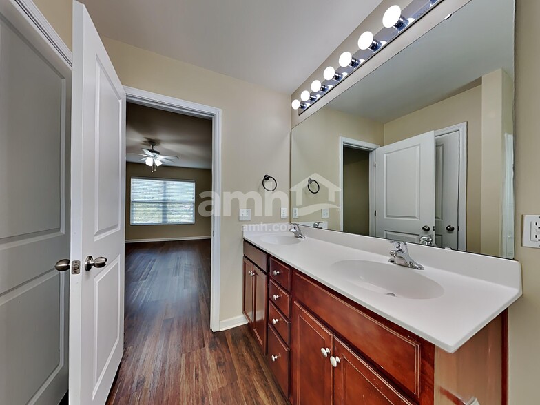 Building Photo - 251 Old Carolina Dr