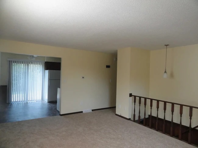 Building Photo - 2512 Ridgefield Dr NE