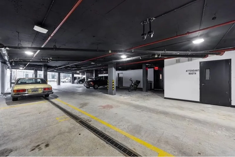 Building Photo - 1042 President St