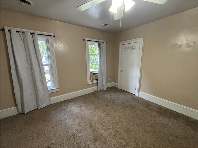 Building Photo - 507 Welles St