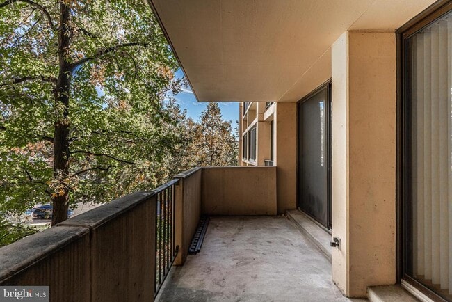 Building Photo - 4141 Henderson Rd