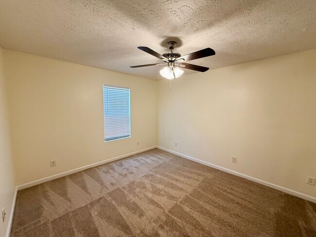 Building Photo - 1516 Destiny Dr