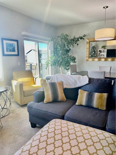 Building Photo - 5328 Freeboot Pt