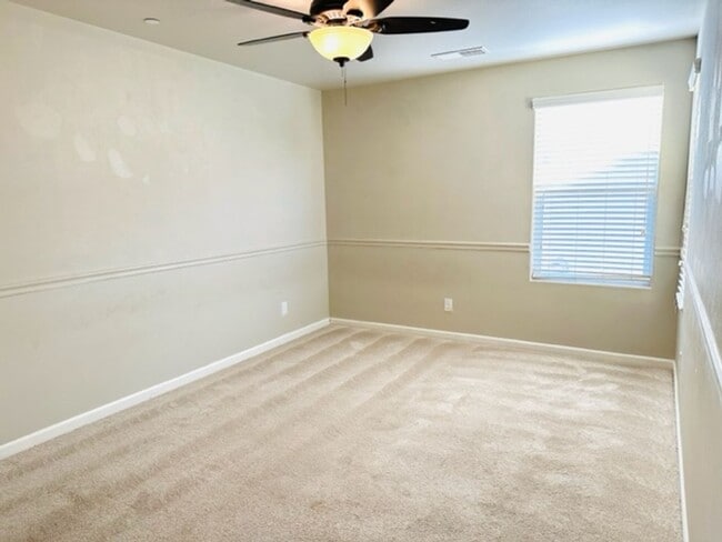 Building Photo - $2,150 Harlan Ranch, 3 bd/ 2.5 bath - N. S...