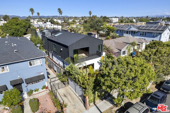 Building Photo - 627 Sunset Ave