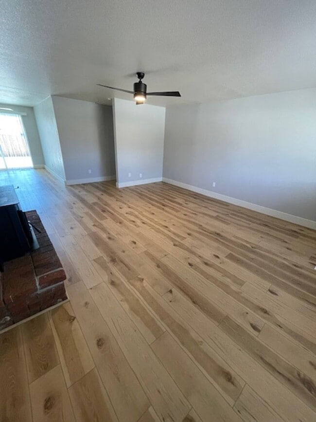 Building Photo - Modern Comfort Meets Stylish Living in This Updated Sparks Home!