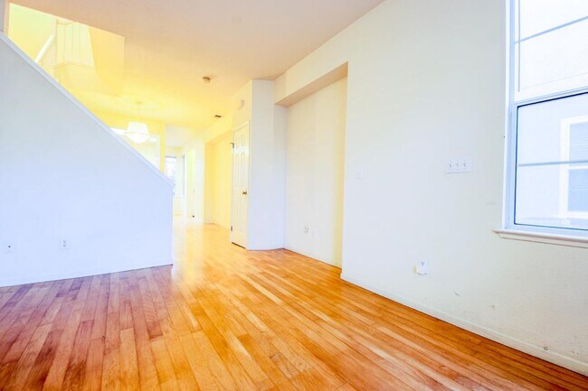Building Photo - 106 Concord Cir