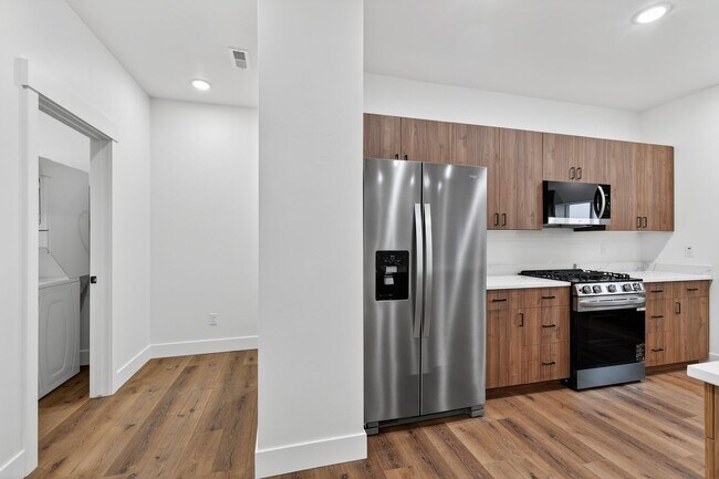 Building Photo - JR119L