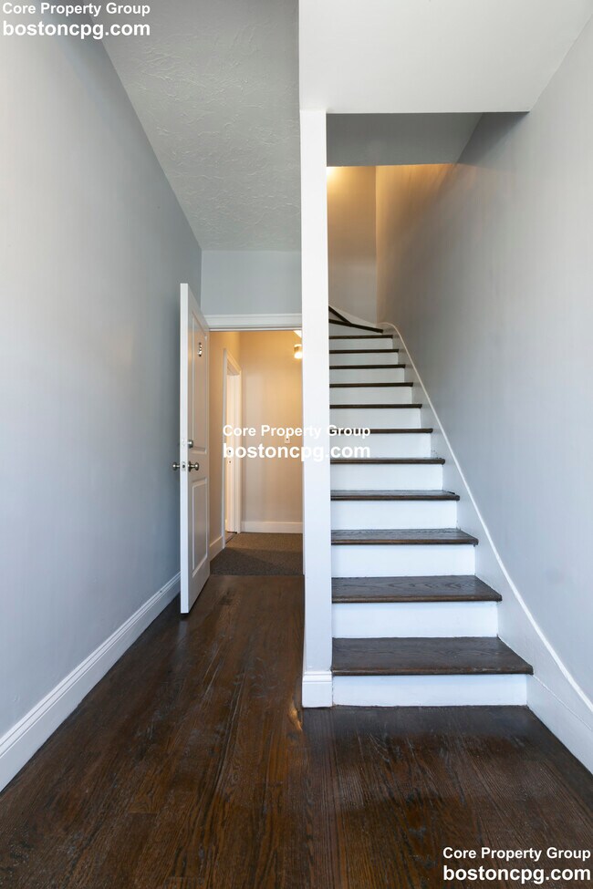 Building Photo - 209 K St