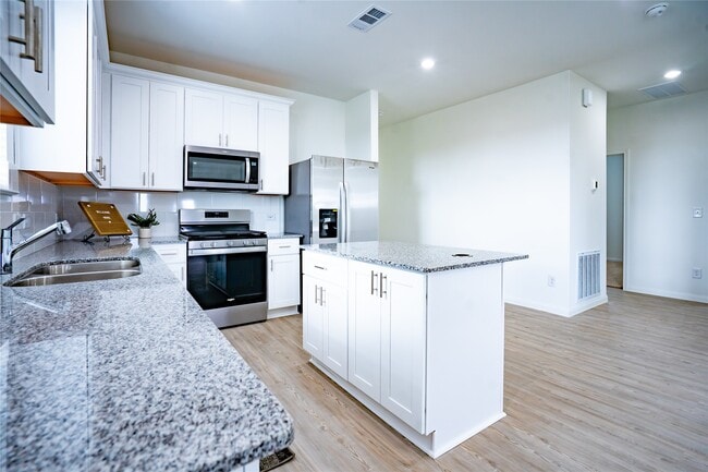 Building Photo - 23902 Tillage Ln