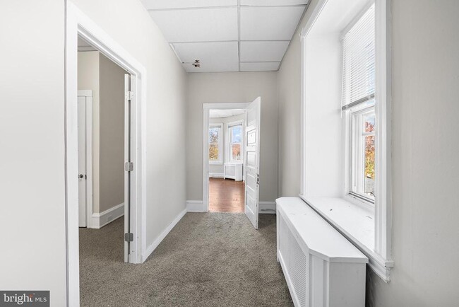 Building Photo - 7301 Chestnut Ave