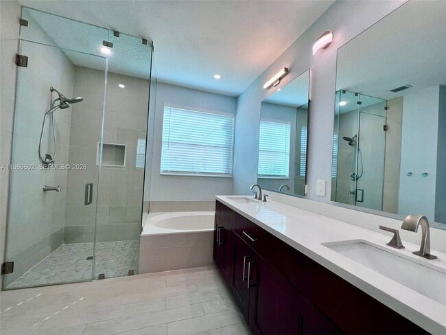 Building Photo - 833 Vista Meadows Dr