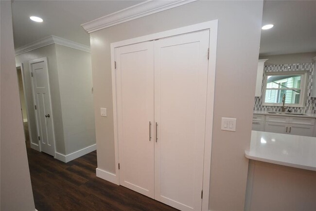 Building Photo - 3006 Vine St