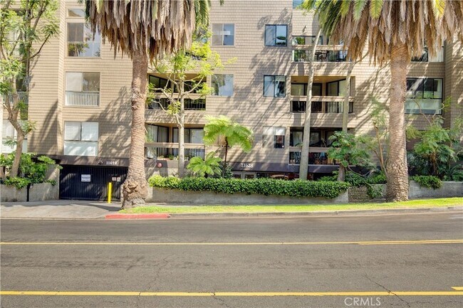 Building Photo - 11628 Montana Ave