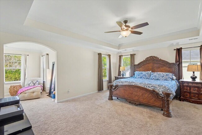 Building Photo - Stunning 5 Bed/3.5 Bath Home in Buckhead East