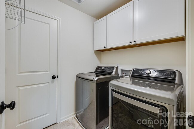 Building Photo - 12017 Basking Dr